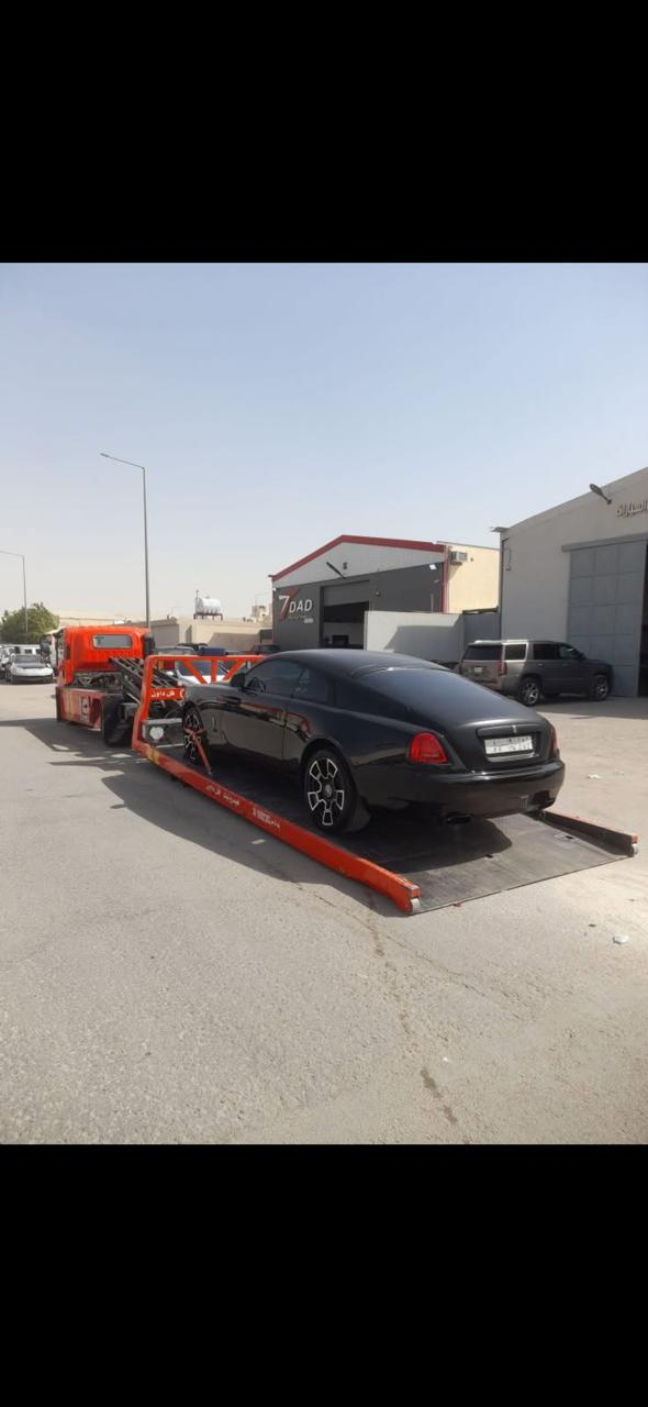 سطحة النعيرية تنقل رولز رويس أسود بأمان